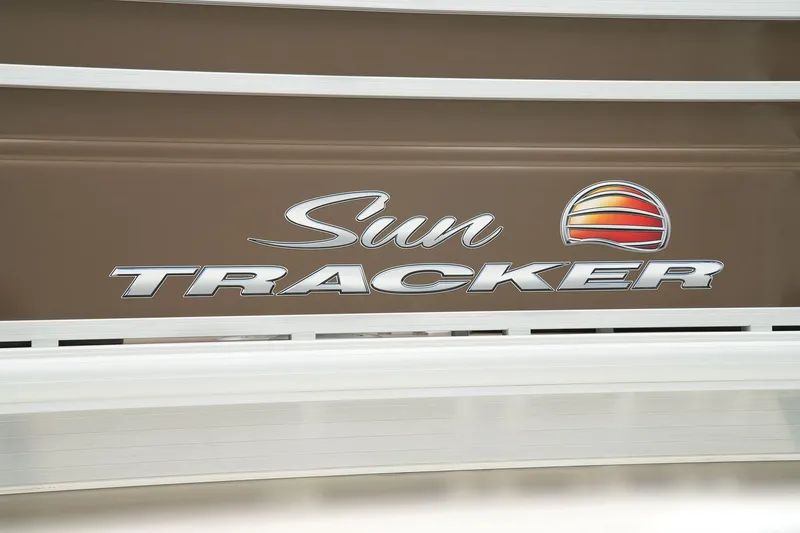 Slide: The Image of Sun Tracker SportFish 22 XP3 2025 - 65