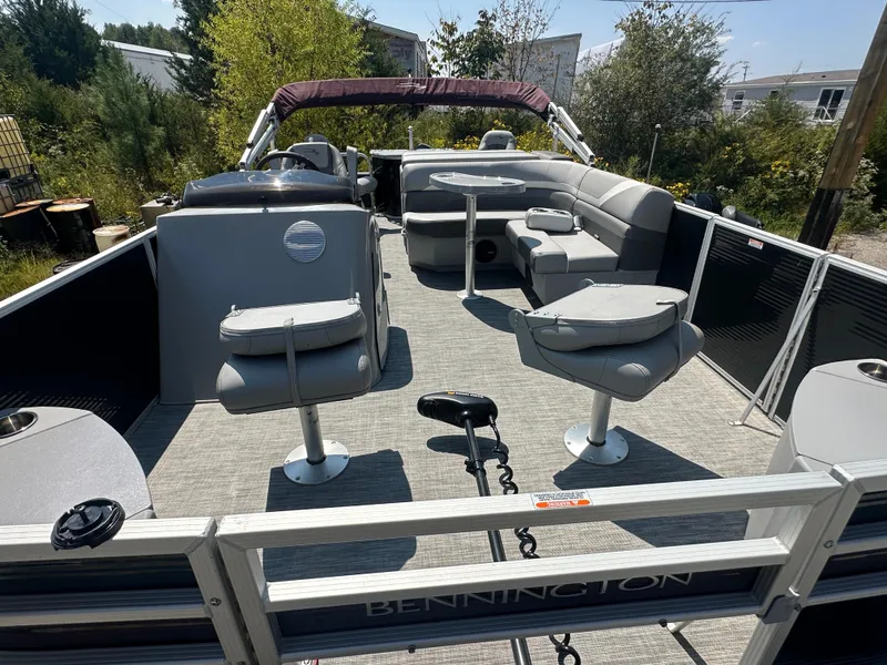 Slide: The Image of 2020 Bennington SX 20 SFX pontoon boat with spacious seating and modern design. - 7