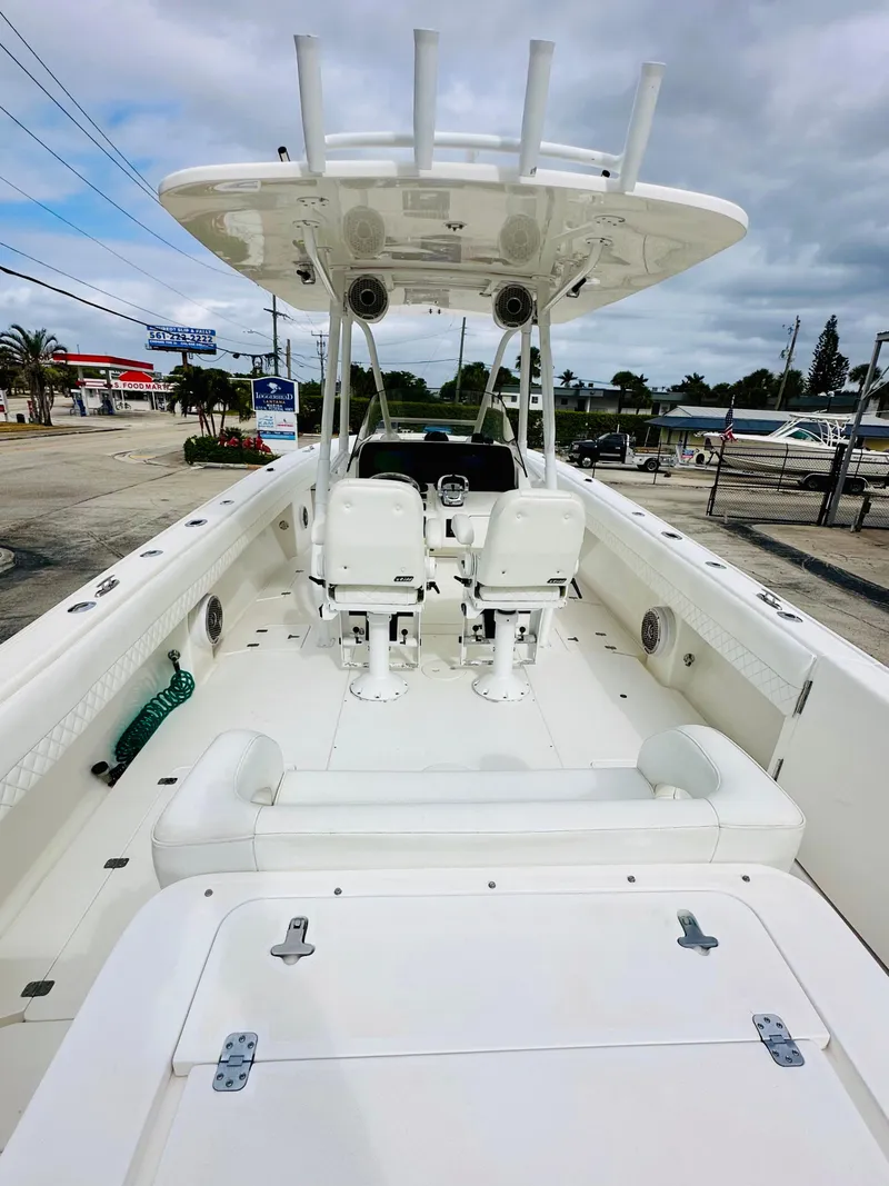 Slide: The Image of 2004 Intrepid 370 Open boat with dual seats and spacious deck. - 7