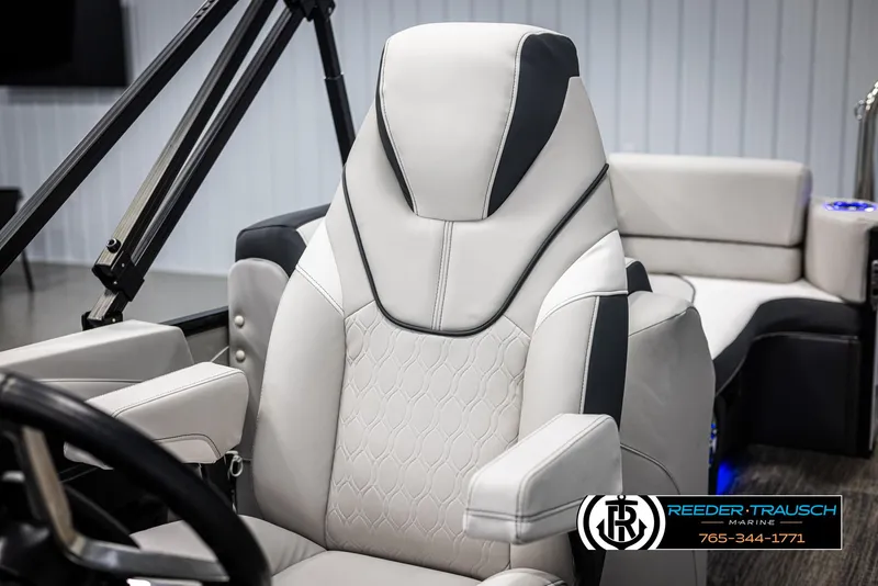 Slide: The Image of Luxurious 2025 Avalon Catalina QL boat seat with modern design and premium upholstery. - 34