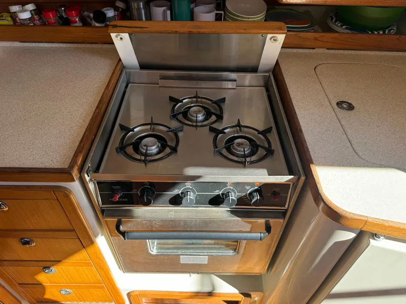 Slide: The Image of Catalina 42 MkII 2004 - 51