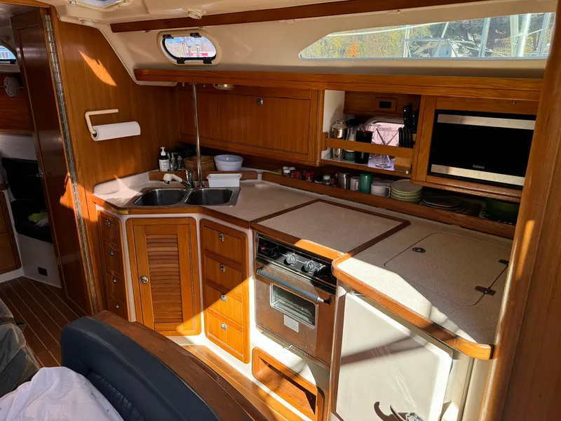 Slide: The Image of Catalina 42 MkII 2004 - 52