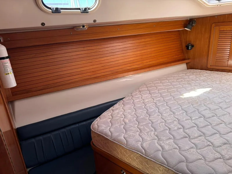 Slide: The Image of Catalina 42 MkII 2004 - 54