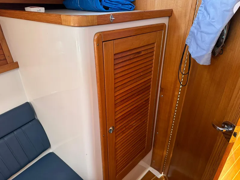 Slide: The Image of Catalina 42 MkII 2004 - 57