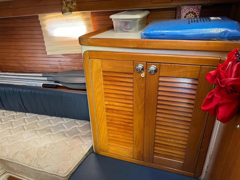 Slide: The Image of Catalina 42 MkII 2004 - 61