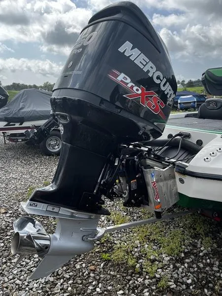 Slide: The Image of 2018 Ranger Z521C boat with Mercury Pro XS outboard motor on gravel. - 8