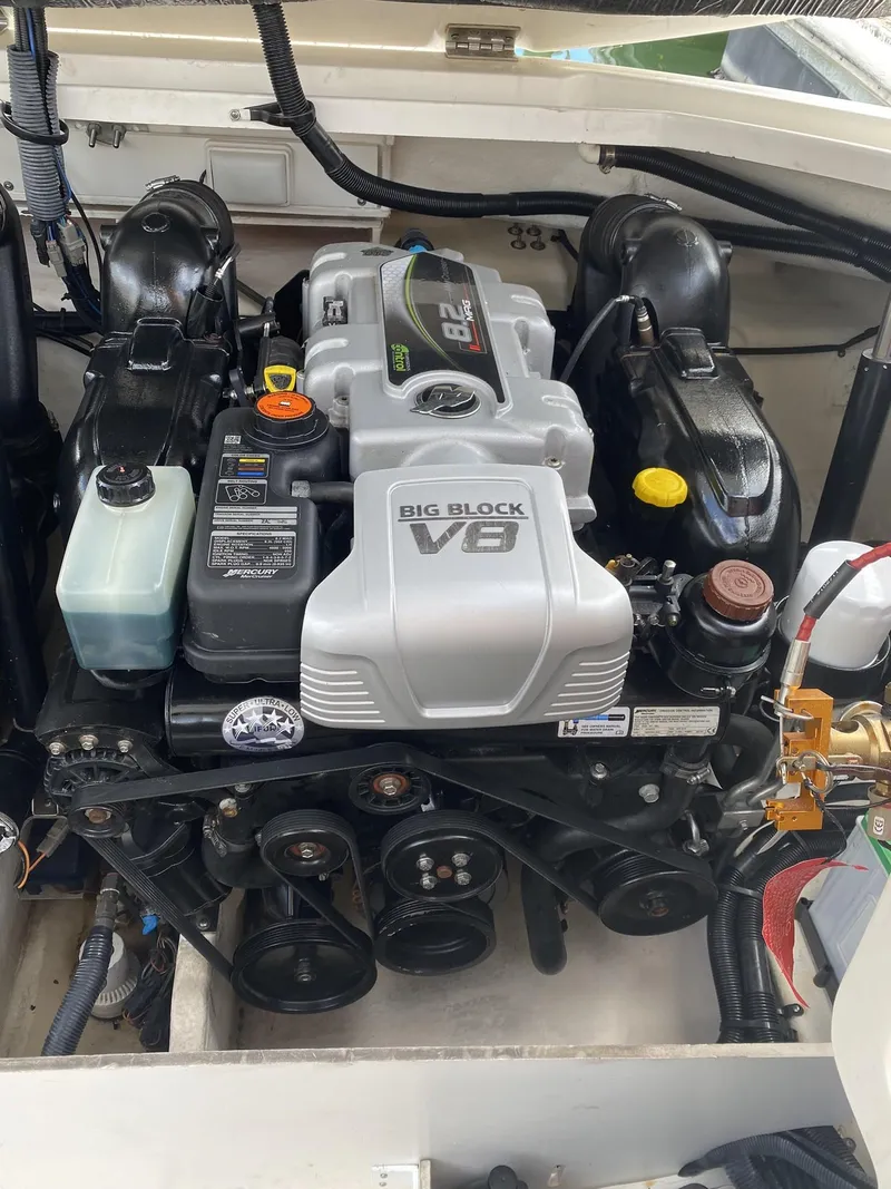 Slide: The Image of 2016 Sea Ray 350 SLX engine, Big Block V8, detailed view. - 15