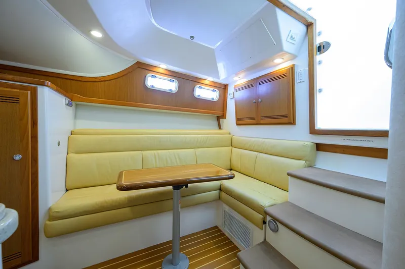 Slide: The Image of Cabo 35 Daybreak - Interior Cabin - 21