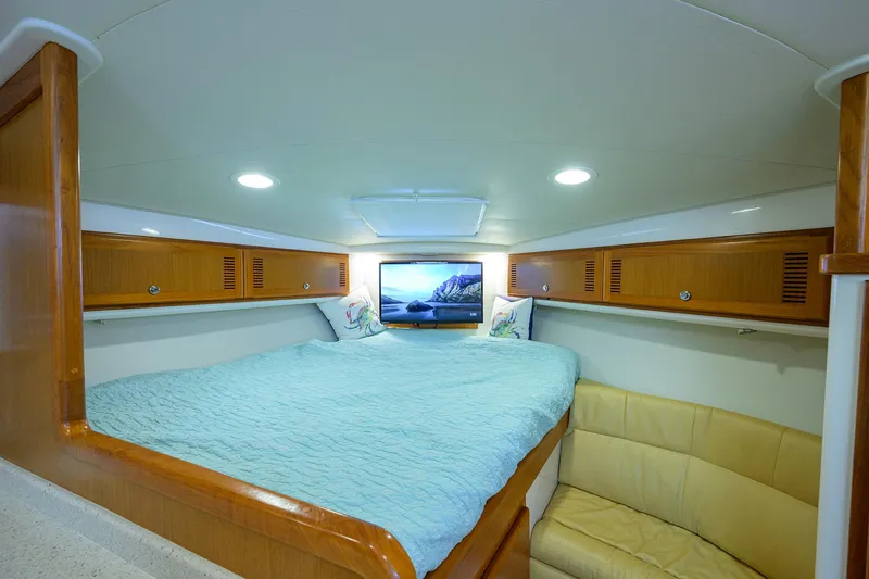 Slide: The Image of Cabo 35 Daybreak - Interior Cabin - 23