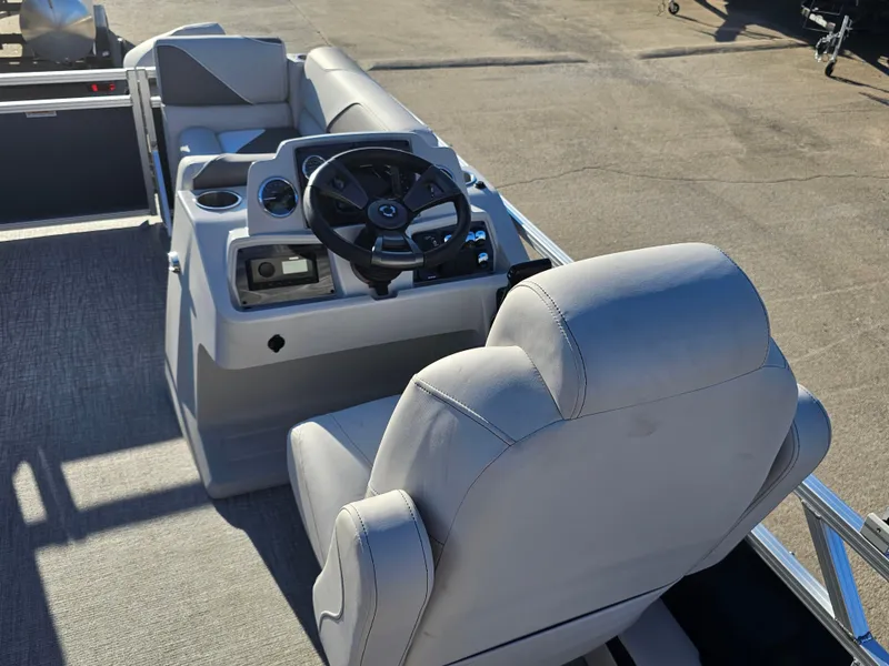 Slide: The Image of Tahoe 2180 Sport Fish and Cruise 2025 - 10