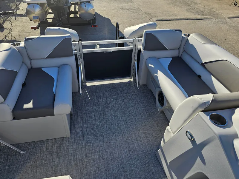 Slide: The Image of Tahoe 2180 Sport Fish and Cruise 2025 - 13