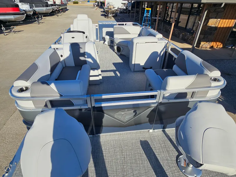 Slide: The Image of Tahoe 2180 Sport Fish and Cruise 2025 - 4