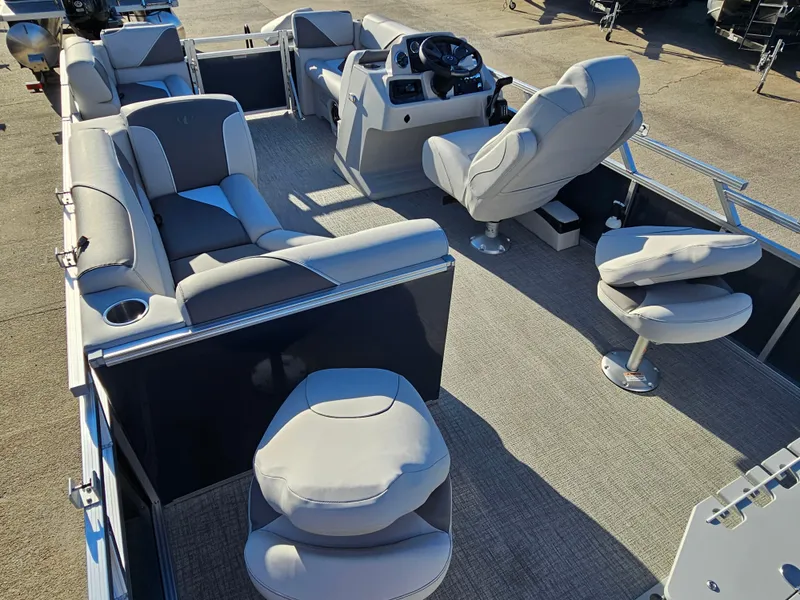 Slide: The Image of Tahoe 2180 Sport Fish and Cruise 2025 - 9