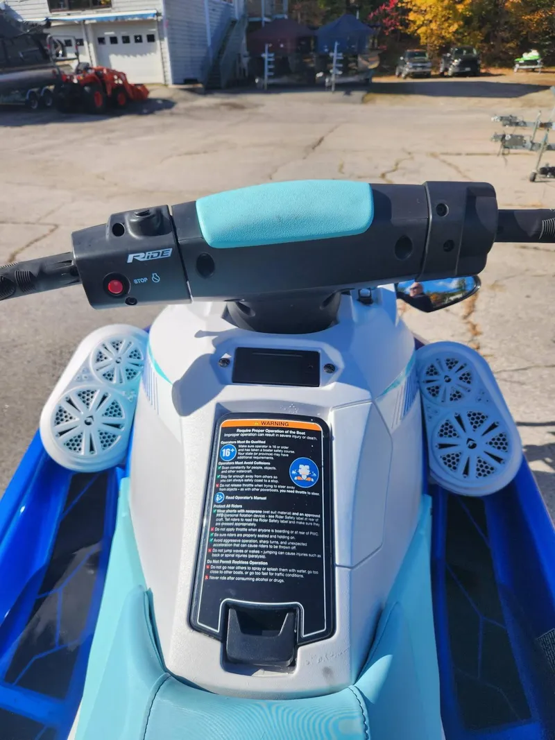 Slide: The Image of Waverunner EX LIMITED 2022 - 6