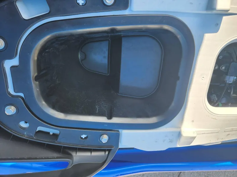 Slide: The Image of Waverunner EX LIMITED 2022 - 8