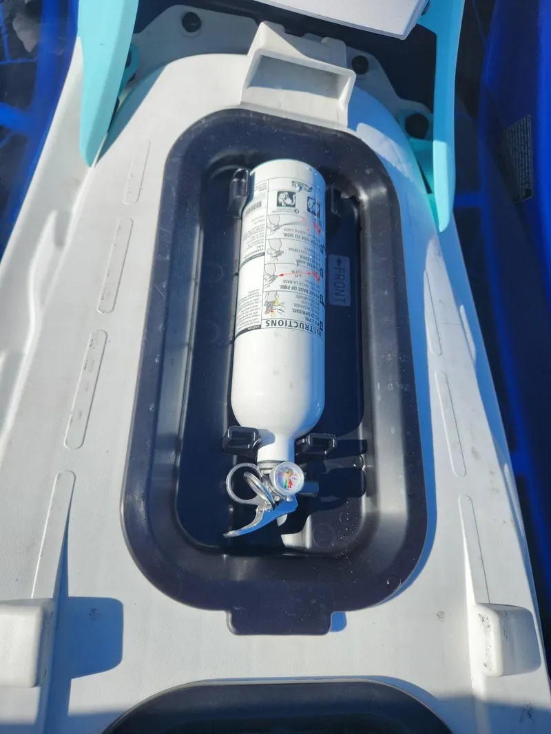 Slide: The Image of Waverunner EX LIMITED 2022 - 9