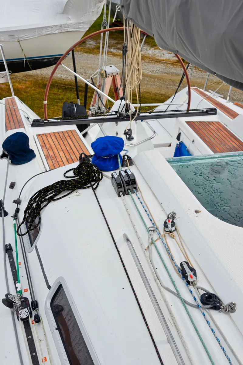 Slide: The Image of Beneteau First 10R 2007 - 16