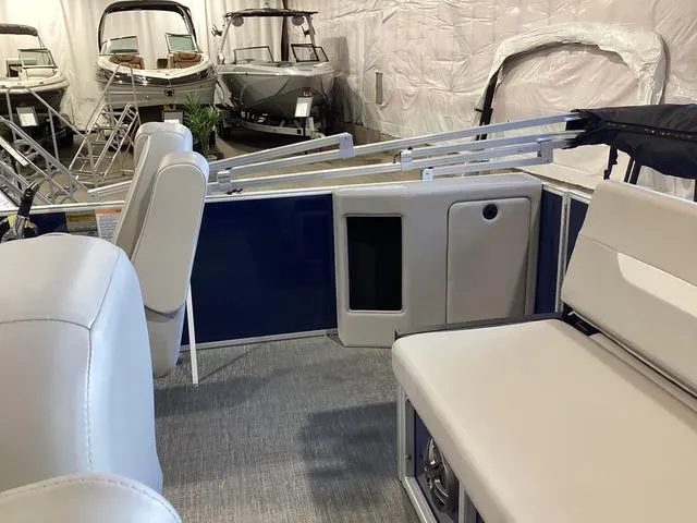 Slide: The Image of Godfrey Xperience 2286 SFLX 2025 - 10