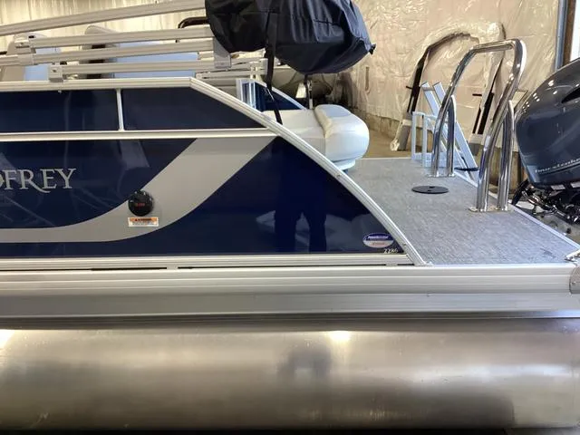 Slide: The Image of Godfrey Xperience 2286 SFLX 2025 - 6