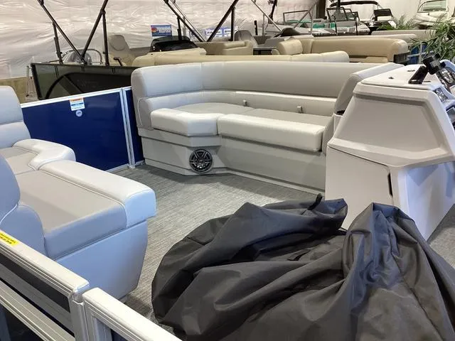 Slide: The Image of Godfrey Xperience 2286 SFLX 2025 - 8