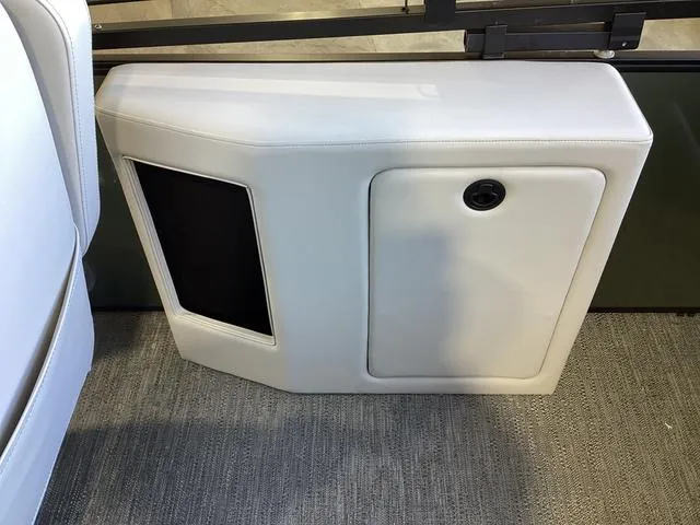 Slide: The Image of Godfrey SW2086CSE 2025 - 10