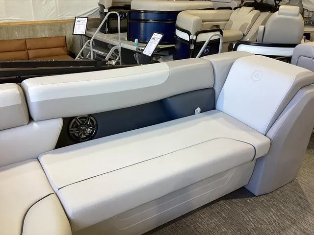 Slide: The Image of Godfrey SW2086CSE 2025 - 11