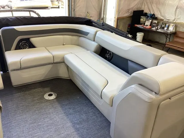 Slide: The Image of Godfrey SW2086CSE 2025 - 12