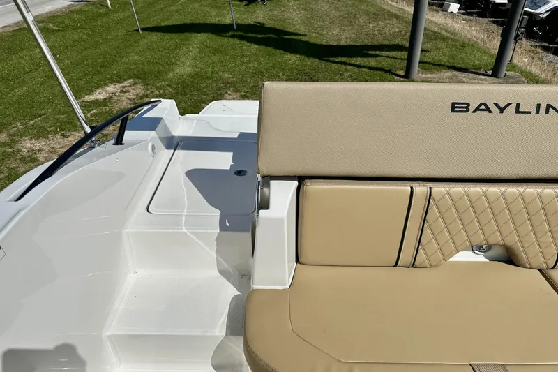 Slide: The Image of Bayliner D20I 2025 - 24