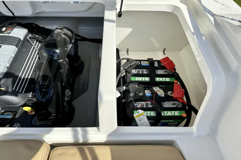 Slide: The Image of Bayliner D20I 2025 - 36