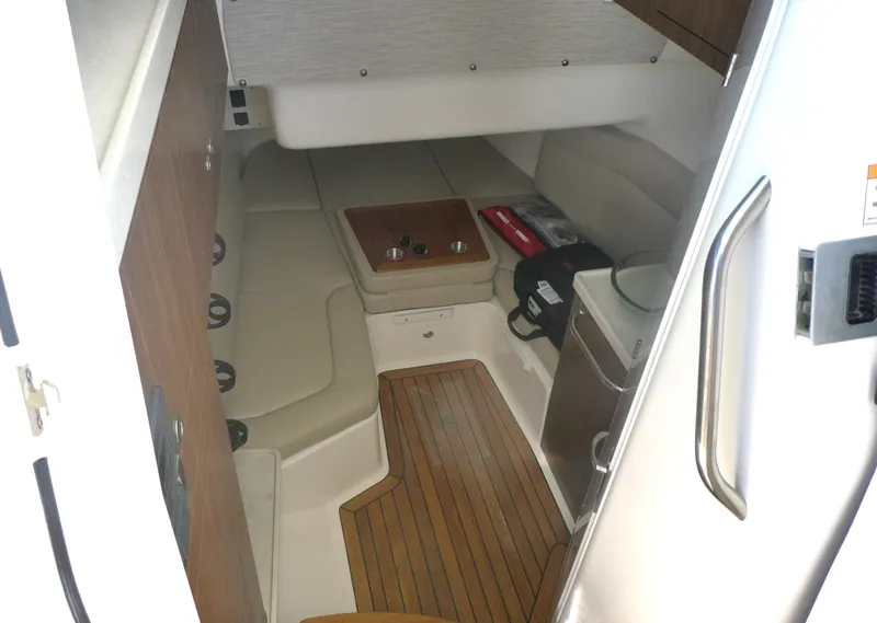 Slide: The Image of Boston Whaler 380 Outrage 2025 - 15