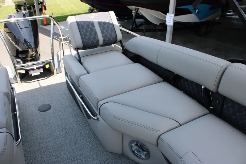 Slide: The Image of 2025 Barletta Lusso 23M pontoon boat with luxurious seating and modern design. - 17