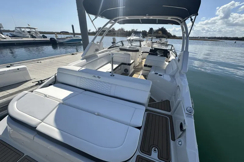 Slide: The Image of Sea Ray 270 SDX Outboard 2023 - 27