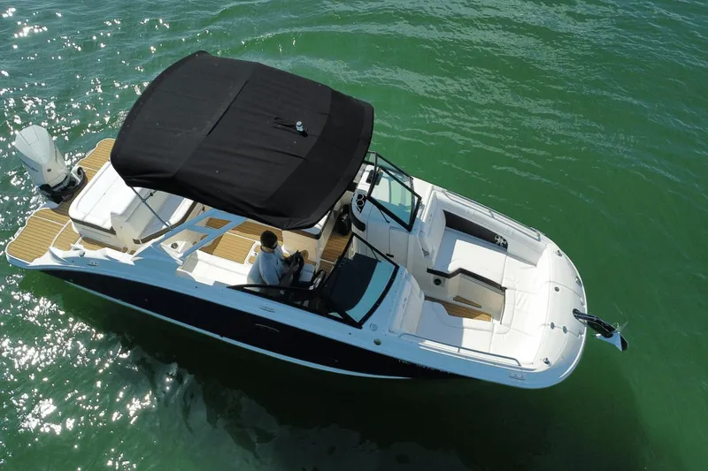 Slide: The Image of Sea Ray 270 SDX Outboard 2023 - 3