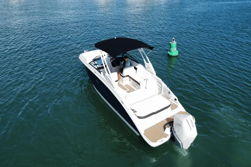 Slide: The Image of Sea Ray 270 SDX Outboard 2023 - 41