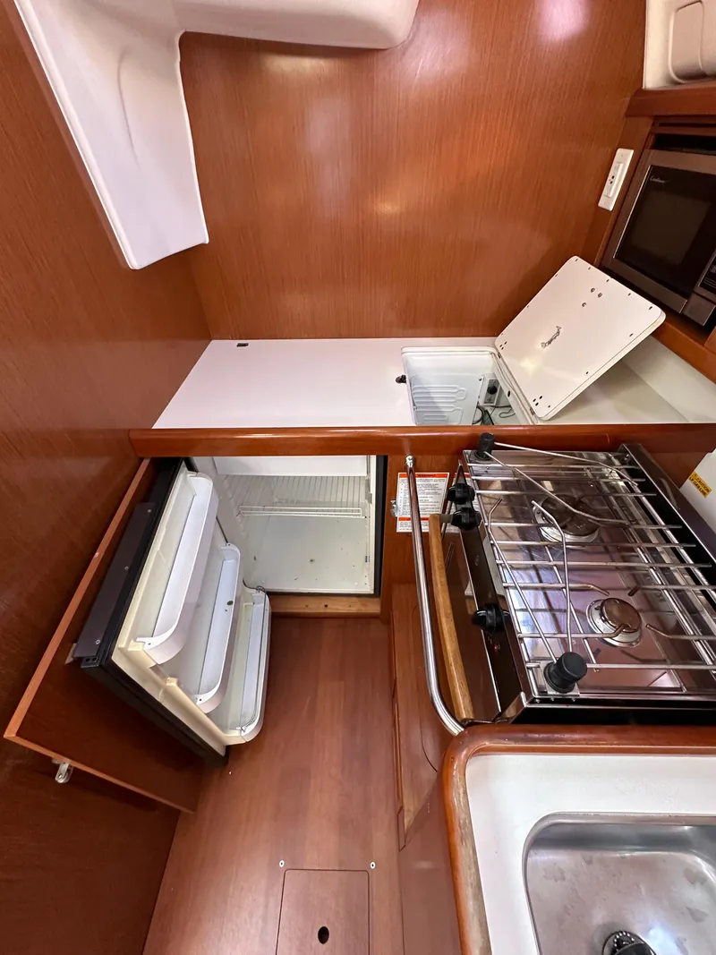 Slide: The Image of Beneteau Oceanis 40 2011 - 51