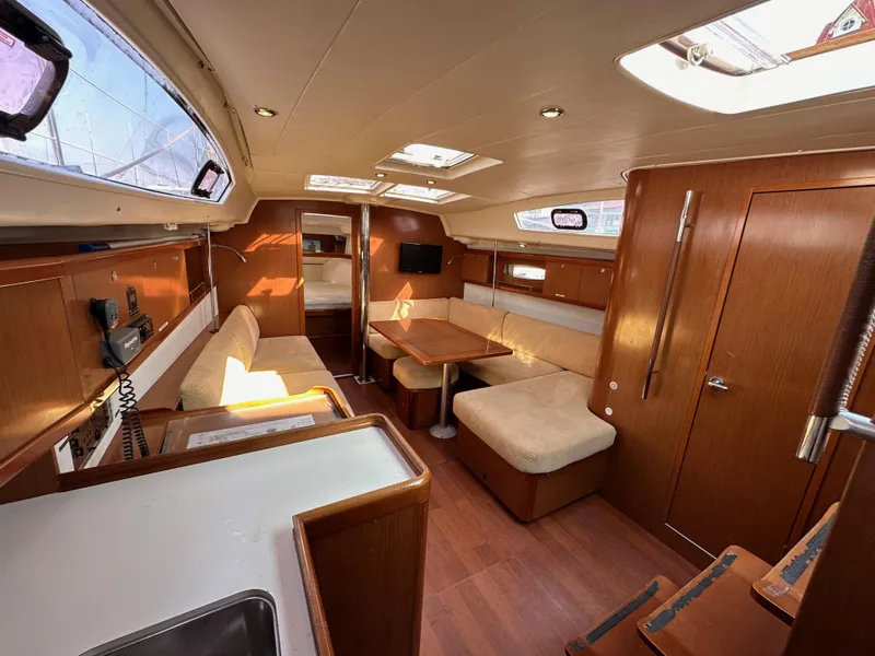 Slide: The Image of Beneteau Oceanis 40 2011 - 57