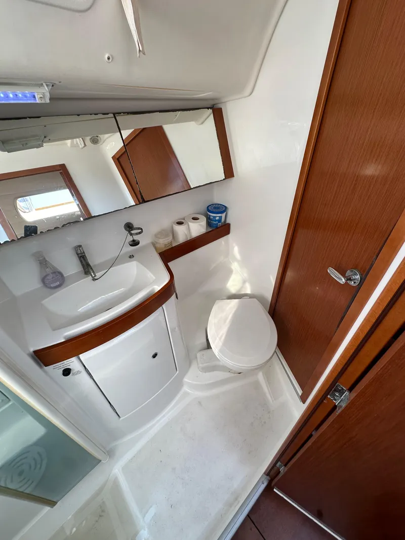Slide: The Image of Beneteau Oceanis 40 2011 - 59