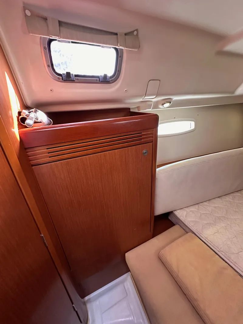 Slide: The Image of Beneteau Oceanis 40 2011 - 63