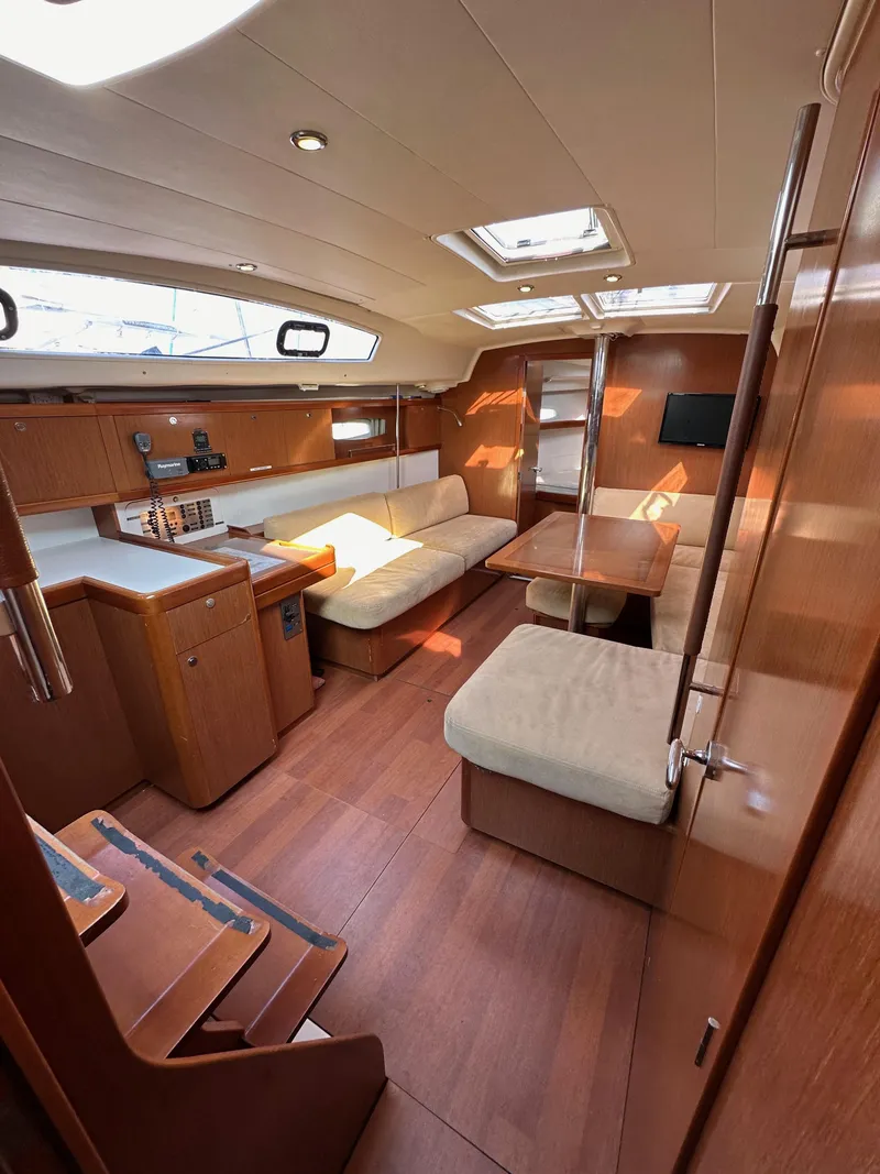 Slide: The Image of Beneteau Oceanis 40 2011 - 66