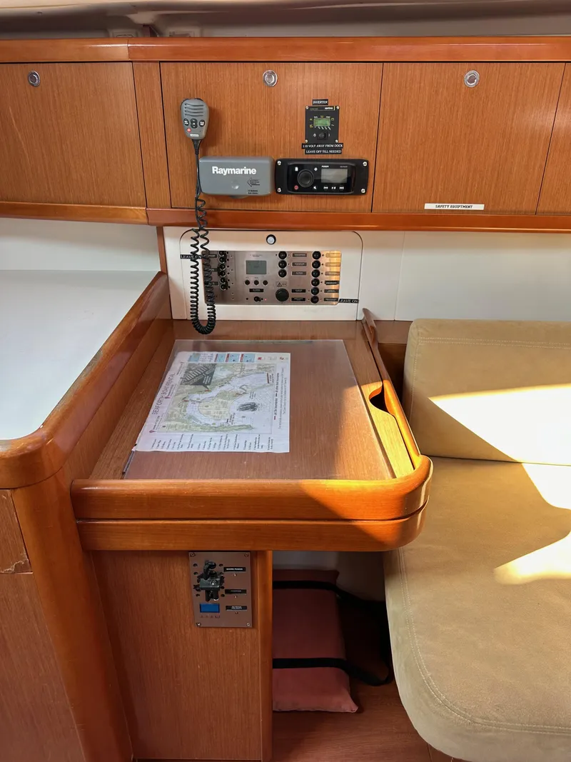 Slide: The Image of Beneteau Oceanis 40 2011 - 68