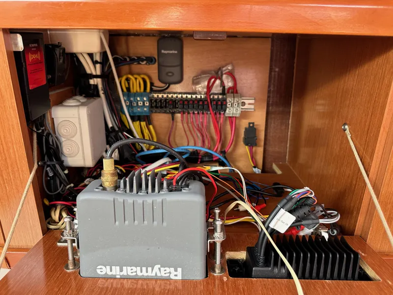 Slide: The Image of Beneteau Oceanis 40 2011 - 71