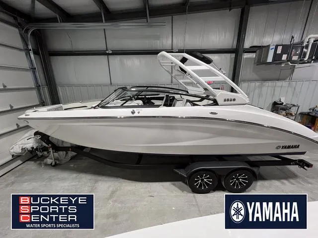 The Image of Yamaha 252S 2025 - 1