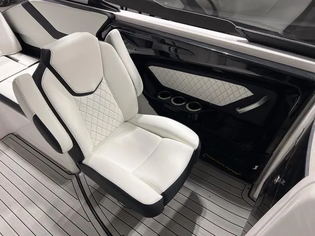 Slide: The Image of Yamaha 252S 2025 - 13