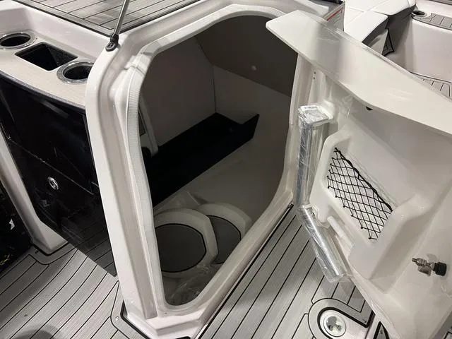 Slide: The Image of Yamaha 252S 2025 - 17