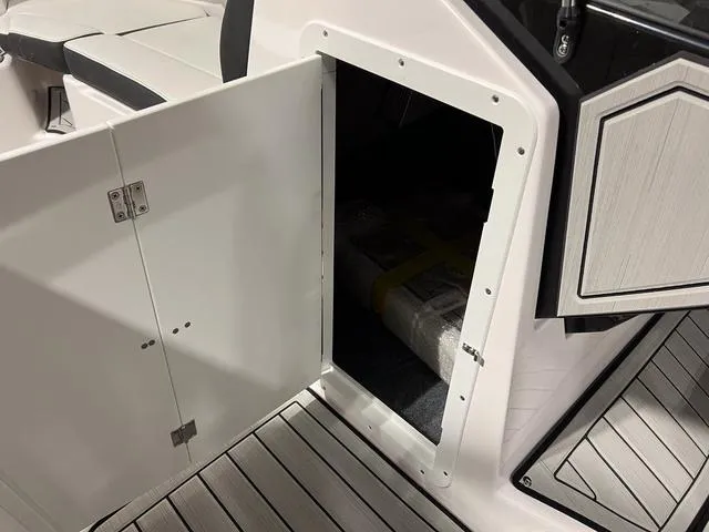 Slide: The Image of Yamaha 252S 2025 - 24