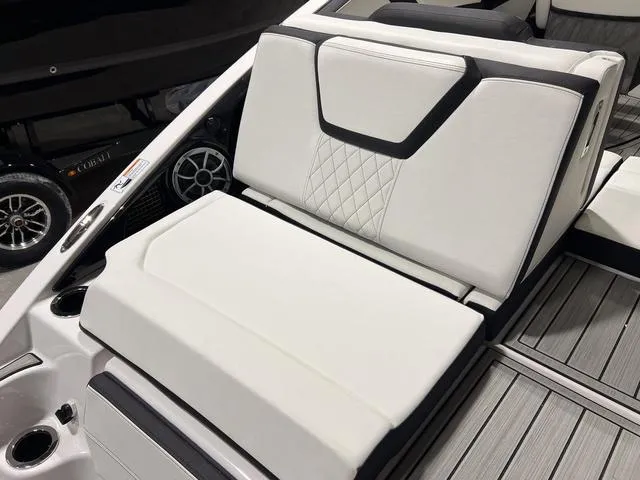 Slide: The Image of Yamaha 252S 2025 - 7