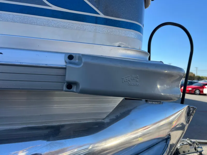 Slide: The Image of Close-up of 2001 Sun Tracker PARTY BARGE 25 boat detail. - 11