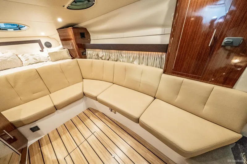 Slide: The Image of Salon to STBD - 33