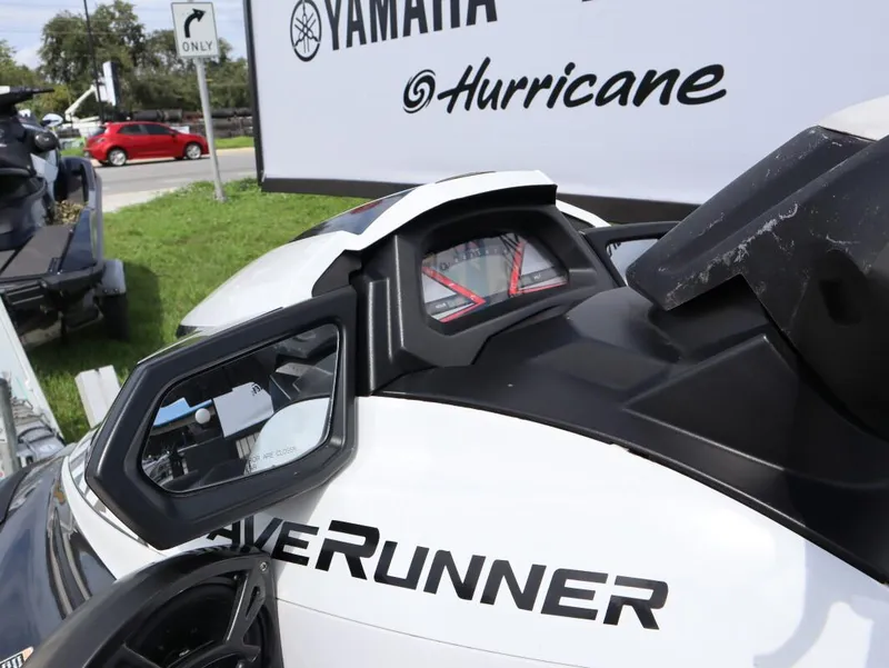 Slide: The Image of Yamaha VXR 2017 - 4