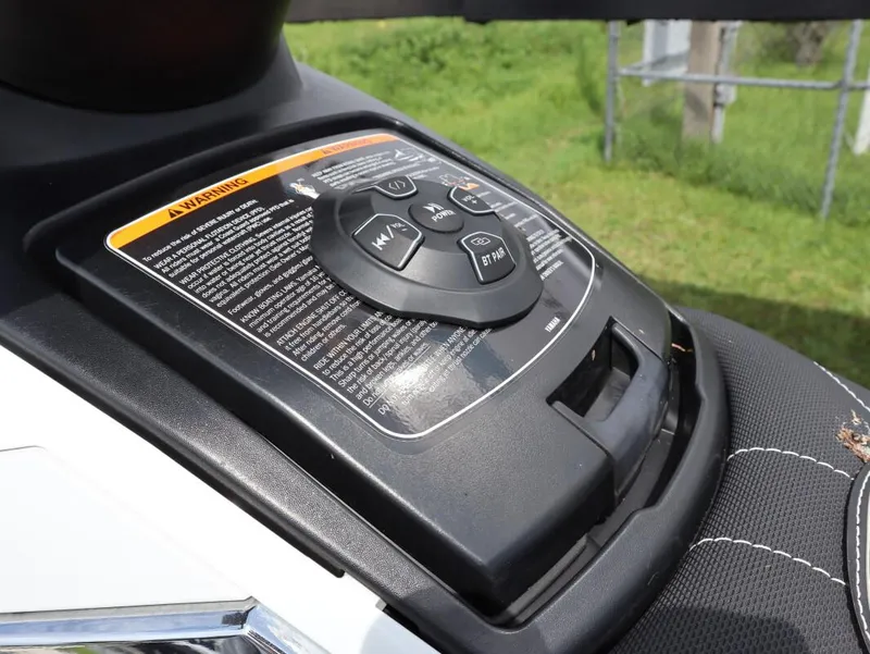 Slide: The Image of Yamaha VXR 2017 - 6